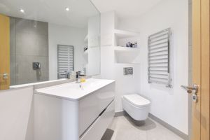 En-Suite - click for photo gallery